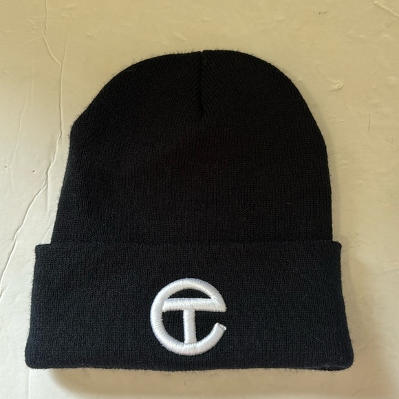 Telfar hat main image 4